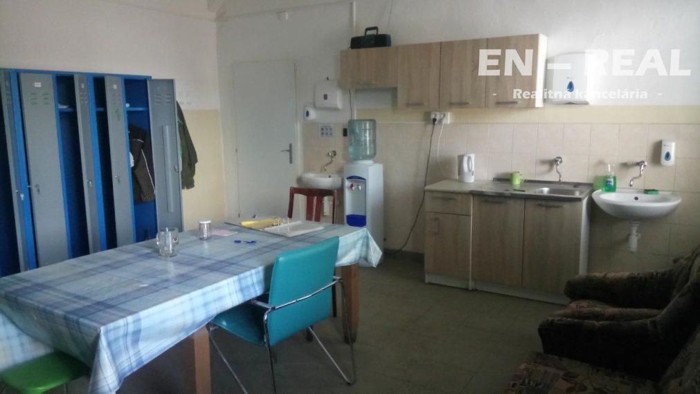 Na prenájom skladové/výrobné priestory+kancelárie/zázemie v priemyselnom areály, Košice IV