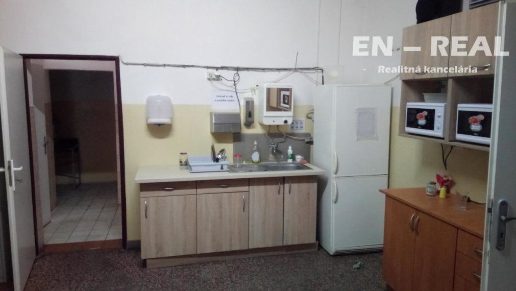 Na prenájom skladové/výrobné priestory+kancelárie/zázemie v priemyselnom areály, Košice IV