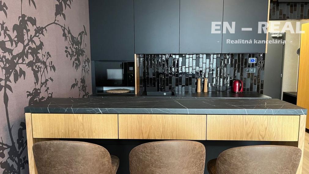 NA PRENÁJOM LUXUSNÝ, KOMPLETNE ZARIADENÝ 3IZBOVÝ BYT/APARTMÁN, KE Sever, Dopravná ul.