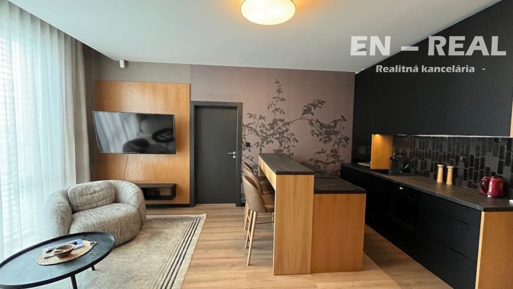 NA PRENÁJOM LUXUSNÝ, KOMPLETNE ZARIADENÝ 3IZBOVÝ APARTMÁN/BYT, KOŠICE SEVER