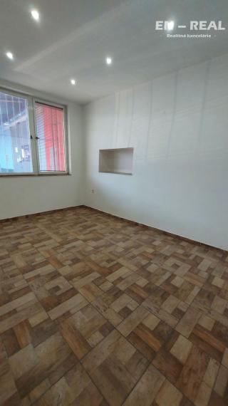 NA PRENÁJOM VÝROBNÉ-SKLADOVÉ-ADMINISTRATÍVNE PRIESTORY, Košice Nad Jazerom