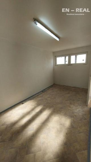 NA PRENÁJOM VÝROBNÉ-SKLADOVÉ-ADMINISTRATÍVNE PRIESTORY, Košice Nad Jazerom