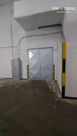 NA PRENÁJOM VÝROBNÉ-SKLADOVÉ-ADMINISTRATÍVNE PRIESTORY, KE Nad Jazerom