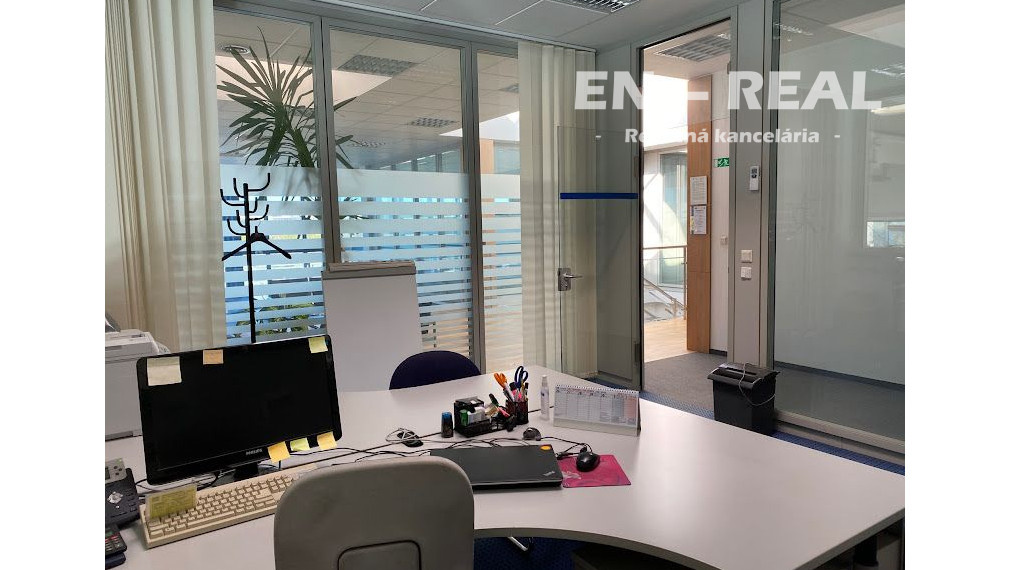 NA PRENÁJOM MODERNÉ, KVALITNÉ KANCELÁRSKE PRIESTORY, PARKOVANIE