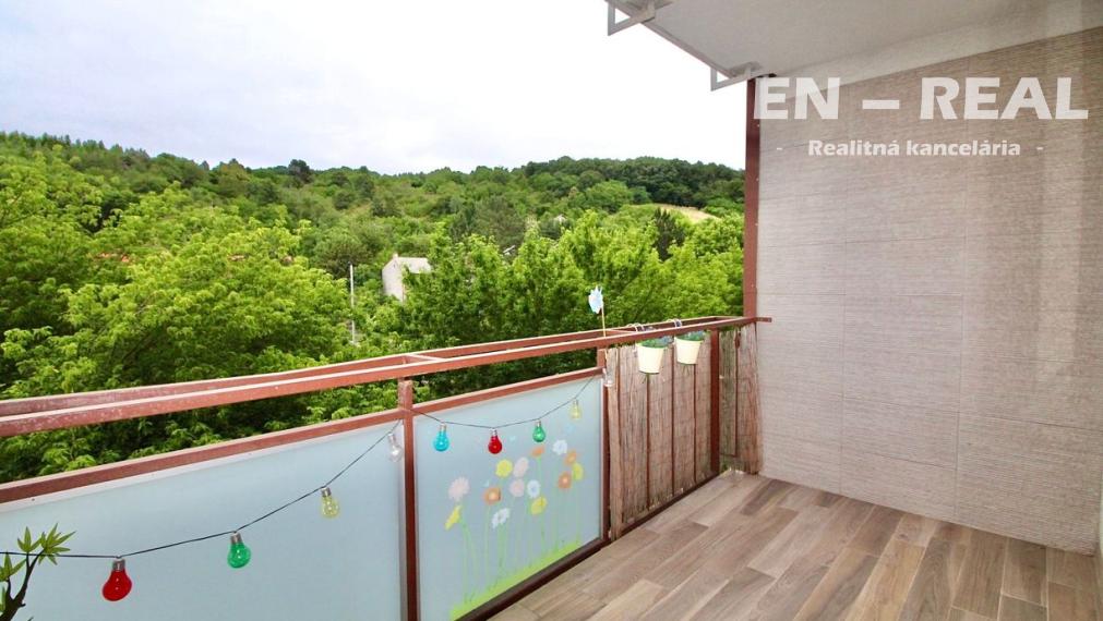 Na prenájom kompletne zrekonštruovaný 3 izbový byt v Bratislave