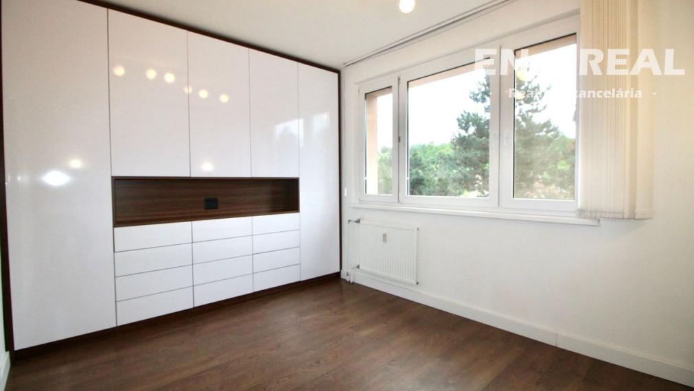 Na prenájom kompletne zrekonštruovaný 3 izbový byt v Bratislave