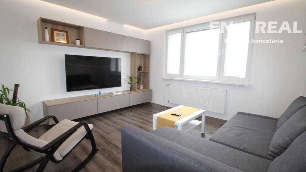 Na prenájom zariadený a kompletne zrekonštruovaný 3 izbový byt neďaleko OC VIVO