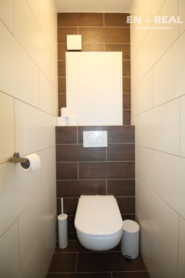 Na prenájom zariadený a kompletne zrekonštruovaný 3 izbový byt neďaleko OC VIVO