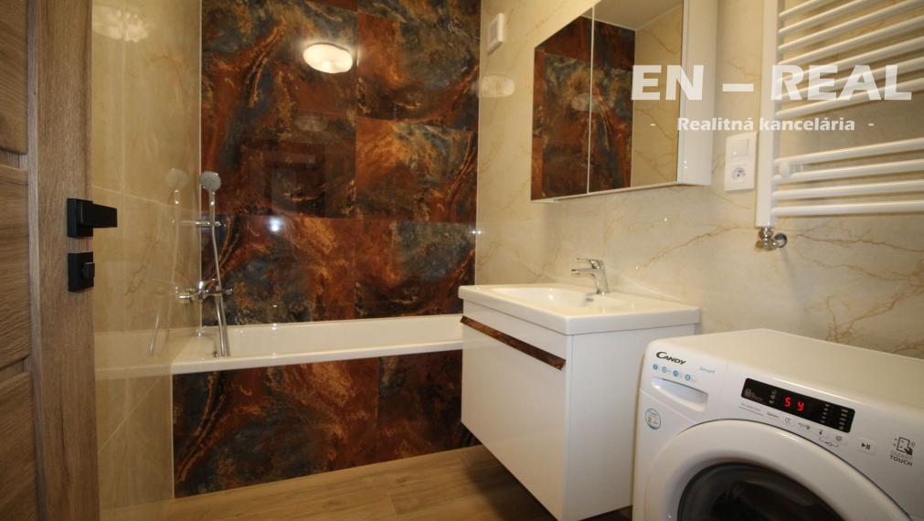 Na prenájom veľký zariadený 3 izbový byt v novostavbe s garážovým státím