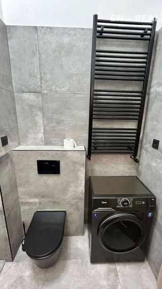 Na prenájom zariadený 3 izbový byt v modernej novostavbe s terasou a parkovacím miestom v garáži 