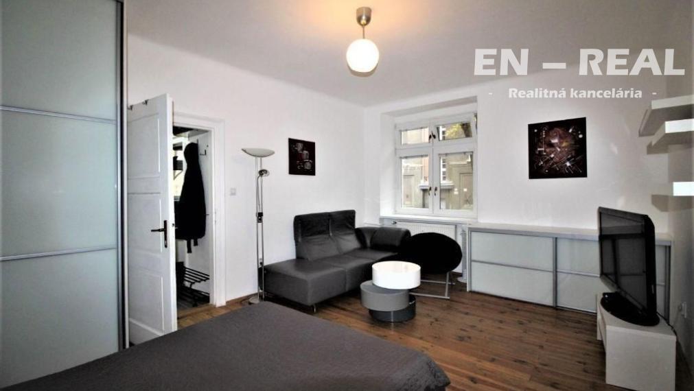 Na prenájom 1 izbový byt v širšom centre Bratislavy