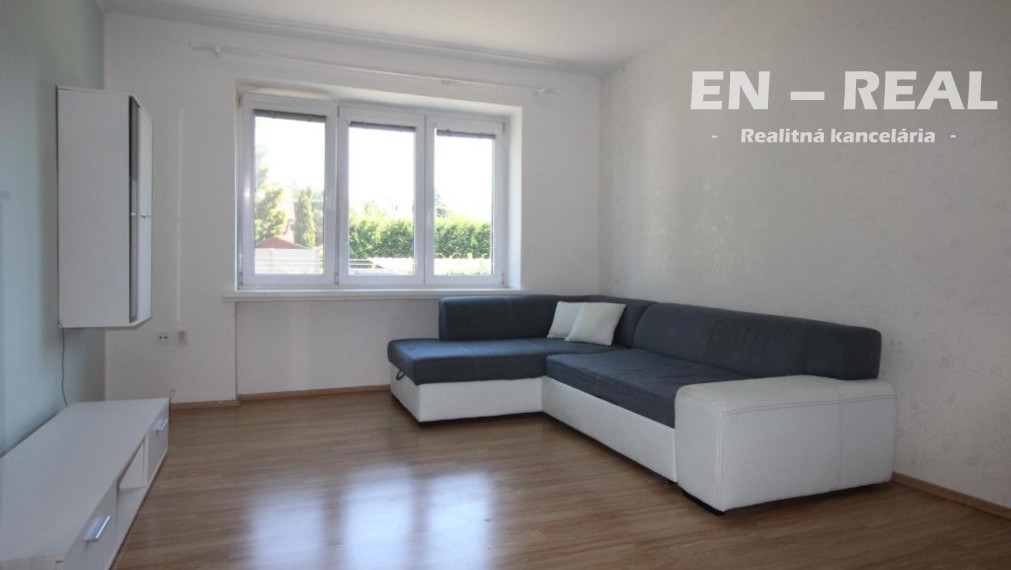 Na prenájom priestranný 2-izbový byt v Stupave