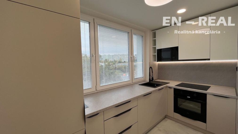 ***NOVINKA*** MODERNÝ, KRÁSNY 3 IZBOVÝ BYT S LOGGIOU