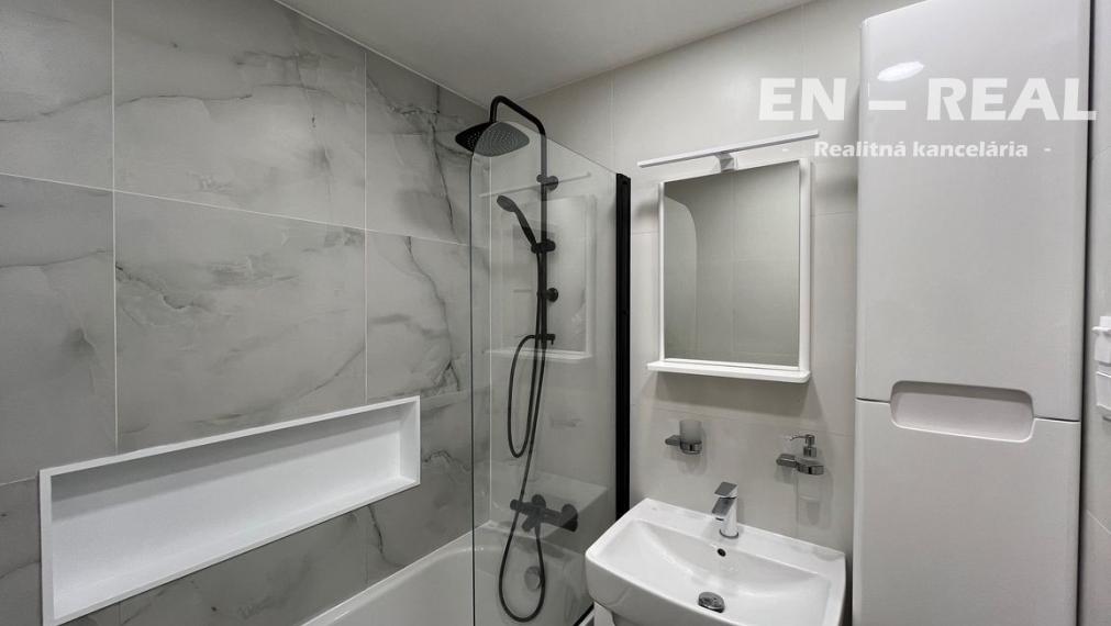 ***NOVINKA*** MODERNÝ, KRÁSNY 3 IZBOVÝ BYT S LOGGIOU