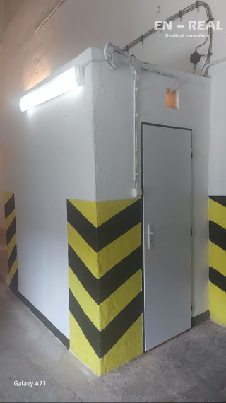 NA PRENÁJOM SKLADOVÉ-VÝROBNÉ-ADMINISTRATÍVNE PRIESTORY 