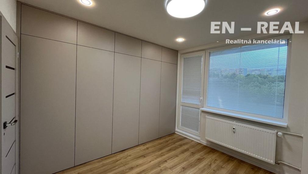 ***KOMPLETNÁ REKONŠTRUKCIA*** MODERNÝ, KRÁSNY 3 IZBOVÝ BYT S LOGGIOU