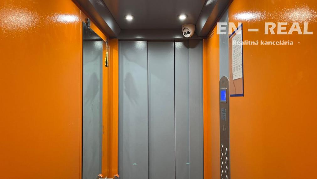 ***KOMPLETNÁ REKONŠTRUKCIA*** MODERNÝ, KRÁSNY 3 IZBOVÝ BYT S LOGGIOU