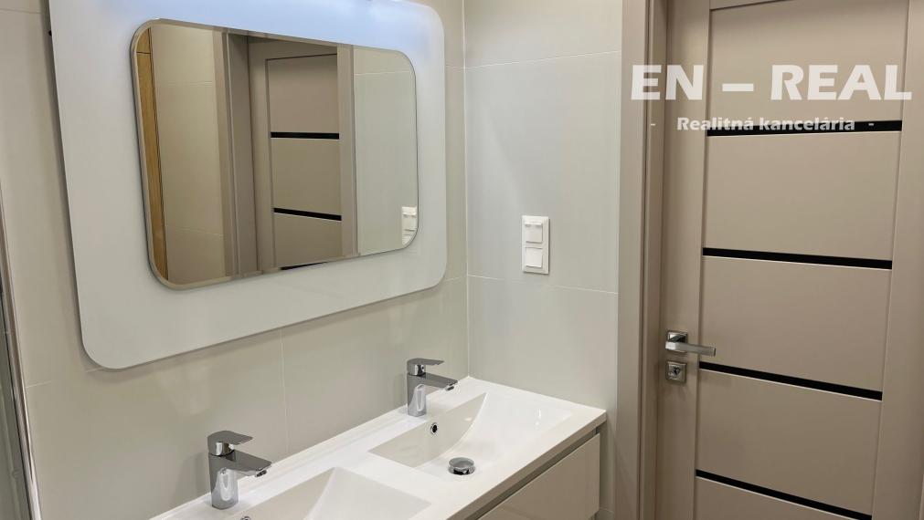 ***NOVINKA***  NA PREDAJ MODERNÝ, SKVELÝ 5 IZBOVÝ BYT S LOGGIOU