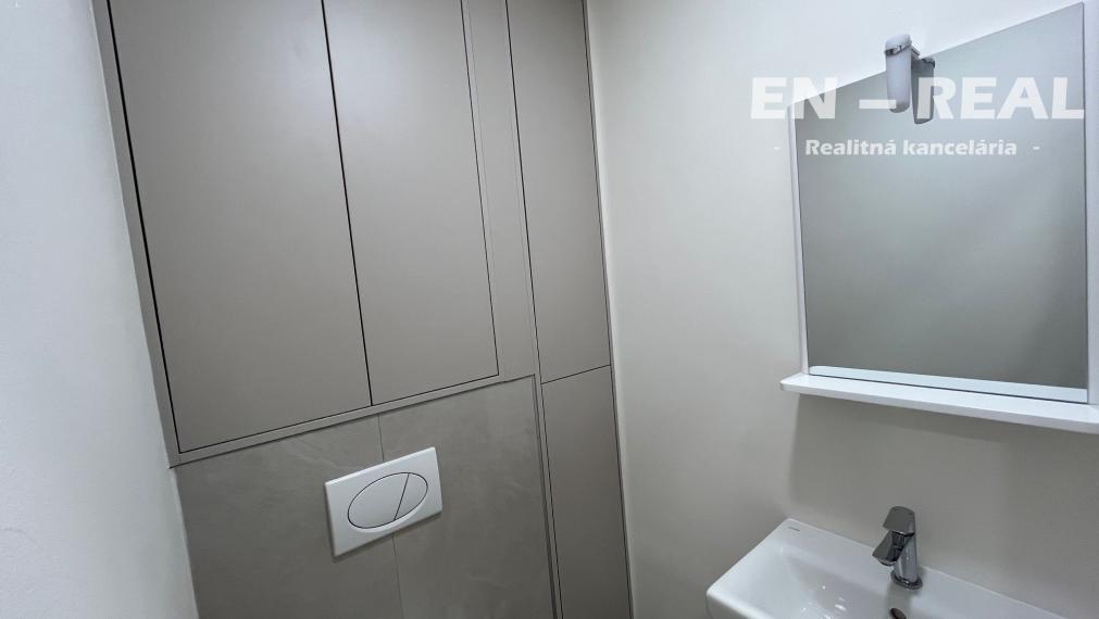 ***NOVINKA***  NA PREDAJ MODERNÝ, SKVELÝ 5 IZBOVÝ BYT S LOGGIOU