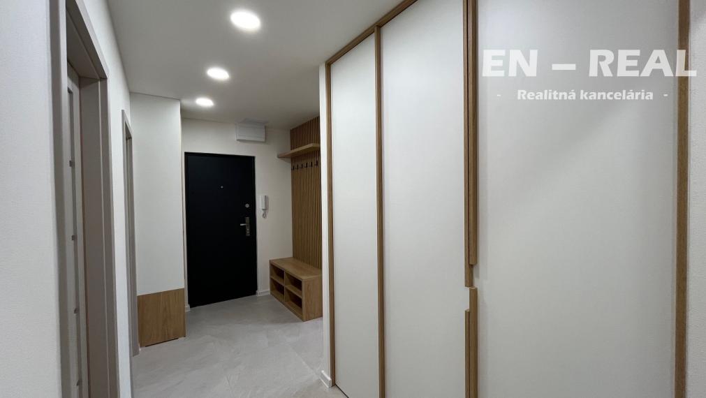 PONÚKAME NA PREDAJ alebo na VÝMENU 5 izbový byt s loggiou, KE Ťahanovce