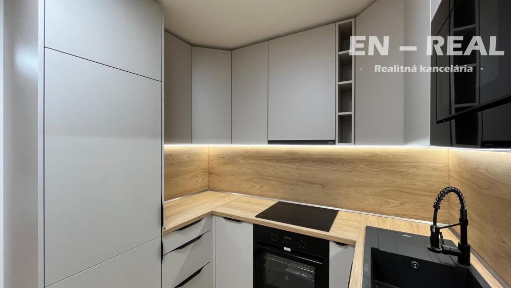 PONÚKAME NA PREDAJ alebo na VÝMENU 5 izbový byt s loggiou, KE Ťahanovce