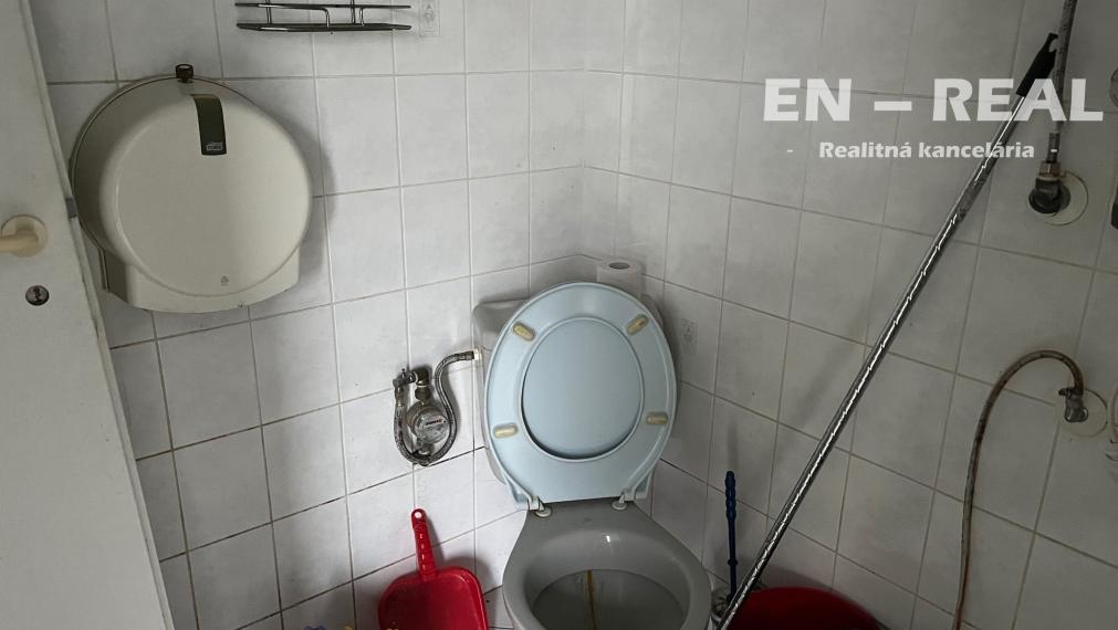 NA PRENÁJOM POZEMOK+KANCELÁRIA na komerčné využitie, Košice IV