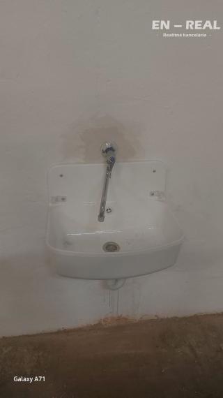 NA PRENÁJOM SKLADOVÉ-VÝROBNÉ-ADMINISTRATÍVNE PRIESTORY 