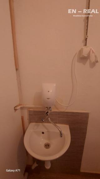 NA PRENÁJOM SKLADOVÝ-VÝROBNÝ-KANCELÁRSKY PRIESTOR, priemyselný areál