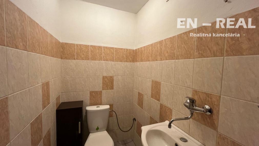 NA PRENÁJOM VIACÚČELOVÝ PRIEMYSELNÝ AREÁL blízko KE, obec Čaňa