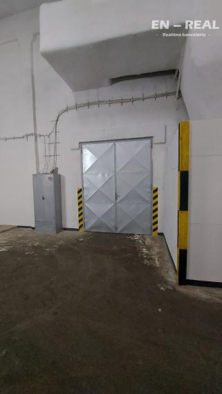NA PRENÁJOM VÝROBNÉ-SKLADOVÉ-ADMINISTRATÍVNE PRIESTORY, Košice Nad Jazerom