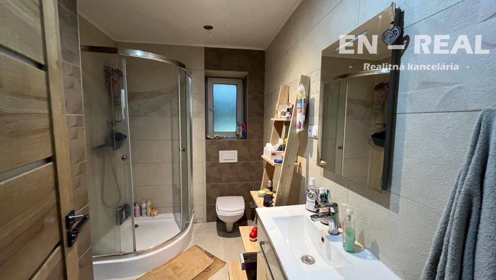 NA PRENÁJOM RODINNÝ DOM - BÝVANIE, PODNIKANIE, SÍDLO FIRMY atď., Košice Barca