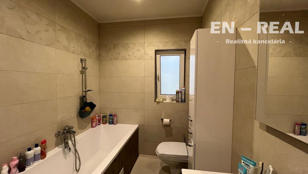 NA PRENÁJOM RODINNÝ DOM - BÝVANIE, PODNIKANIE, SÍDLO FIRMY atď., Košice Barca