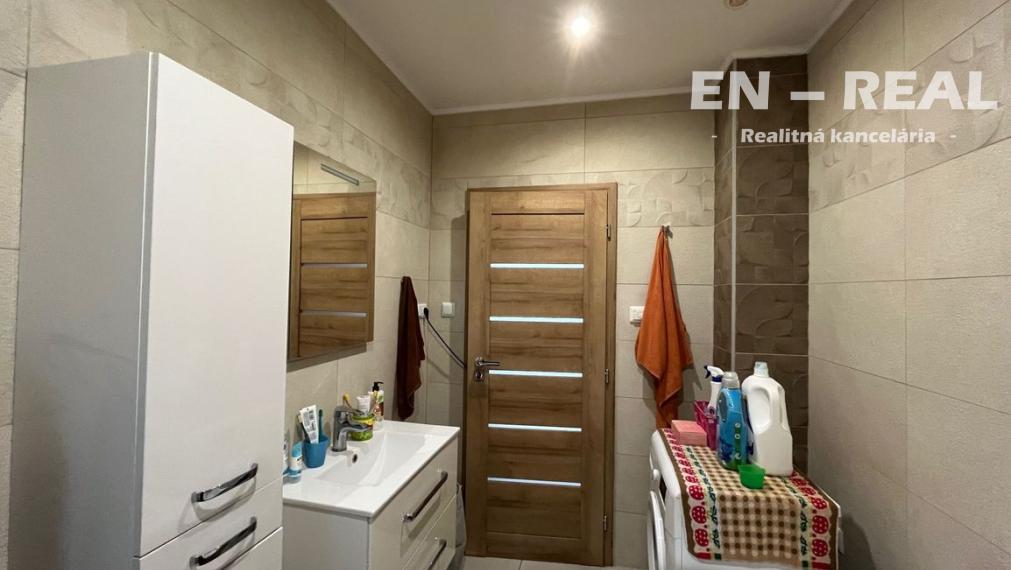 NA PRENÁJOM RODINNÝ DOM - BÝVANIE, PODNIKANIE, SÍDLO FIRMY atď., Košice Barca