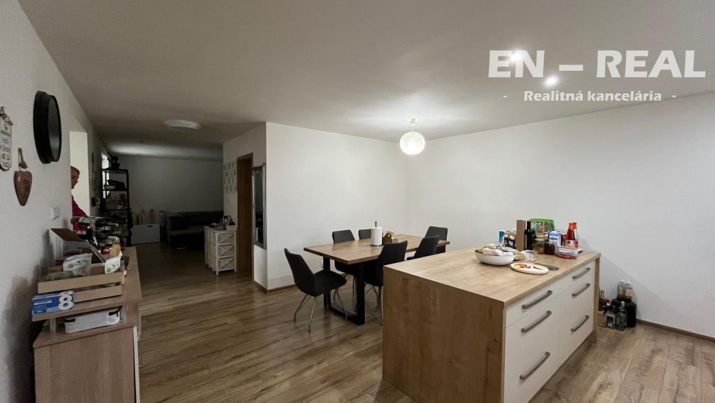 NA PRENÁJOM BUDOVA/RODINNÝ DOM VHODNÝ AJ AKO SÍDLO FIRMY, Košice Barca