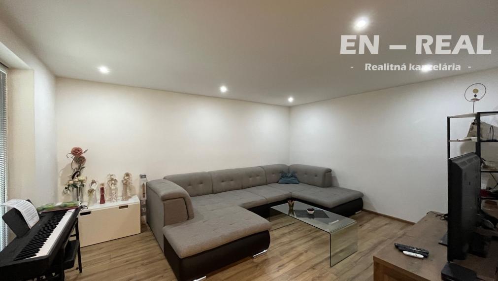 NA PRENÁJOM BUDOVA/RODINNÝ DOM VHODNÝ AJ AKO SÍDLO FIRMY, Košice Barca