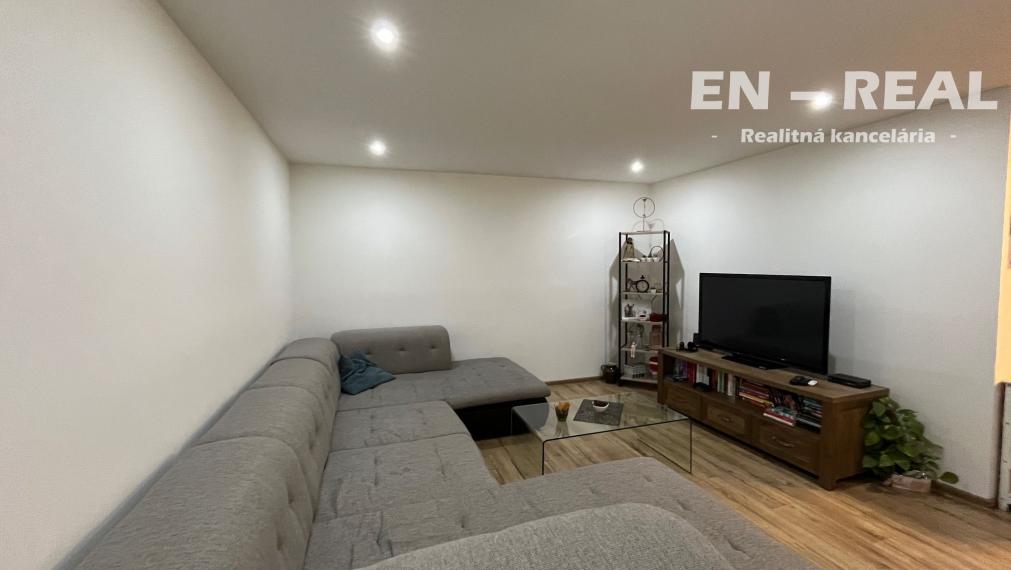 NA PRENÁJOM BUDOVA/RODINNÝ DOM VHODNÝ AJ AKO SÍDLO FIRMY, Košice Barca