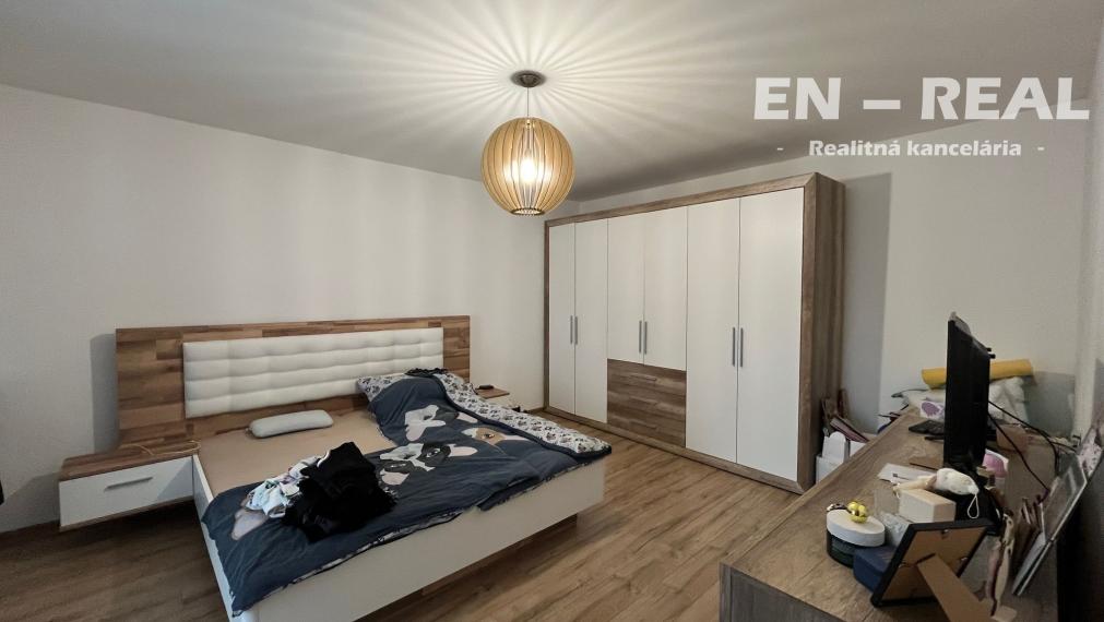 NA PRENÁJOM BUDOVA/RODINNÝ DOM VHODNÝ AJ AKO SÍDLO FIRMY, Košice Barca