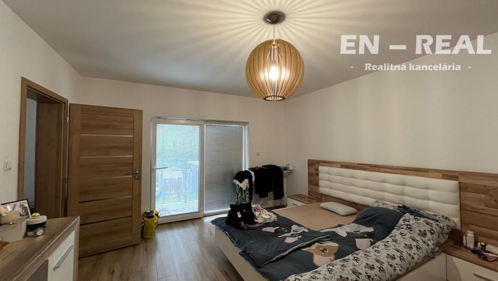 NA PRENÁJOM BUDOVA/RODINNÝ DOM VHODNÝ AJ AKO SÍDLO FIRMY, Košice Barca