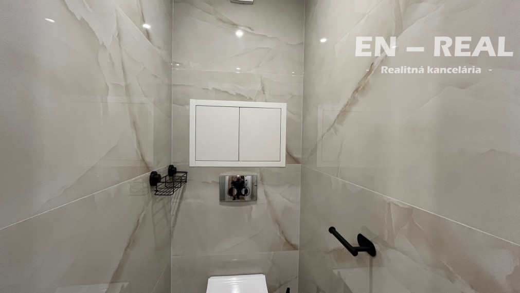 NA PREDAJ MODERNÝ, KRÁSNY, ZARIADENÝ 2 IZBOVÝ BYT, Košice Nad Jazerom