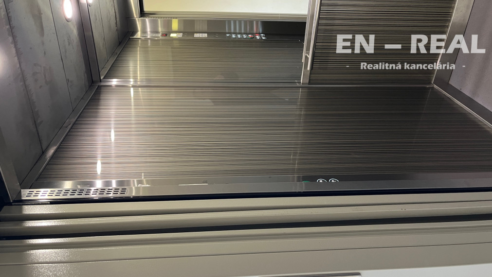 NA PREDAJ MODERNÝ, KRÁSNY, ZARIADENÝ 2 IZBOVÝ BYT, Košice Nad Jazerom