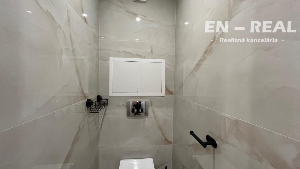 NA PREDAJ MODERNÝ, KRÁSNY, ZARIADENÝ 2 IZBOVÝ BYT, Košice Nad Jazerom