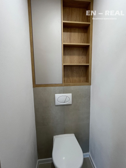 NOVINKA: NA PREDAJ MODERNÝ, KRÁSNY 3 IZBOVÝ BYT S LOGGIOU, TOP LOKALITA, KOŠICE TERASA