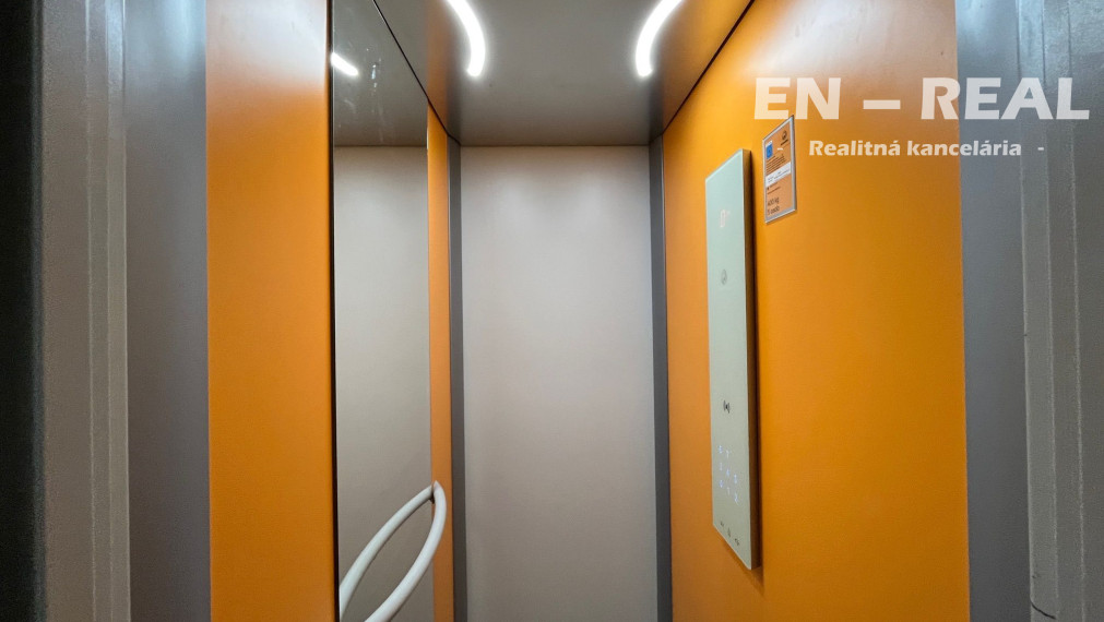 NOVINKA: NA PREDAJ MODERNÝ, KRÁSNY 3 IZBOVÝ BYT S LOGGIOU, TOP LOKALITA, KOŠICE TERASA