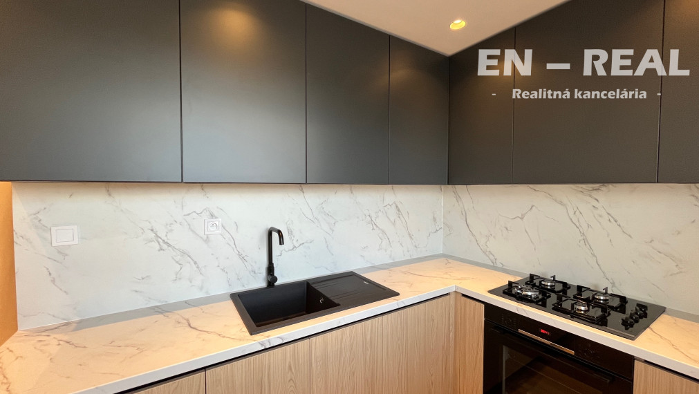 NOVINKA !!! MODERNÝ, PLNOHODNOTNÝ 2 IZBOVÝ BYT V TOP LOKALITE, Košice JUH, Južná Trieda