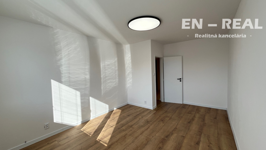 NOVINKA !!! MODERNÝ, PLNOHODNOTNÝ 2 IZBOVÝ BYT V TOP LOKALITE, Košice JUH, Južná Trieda