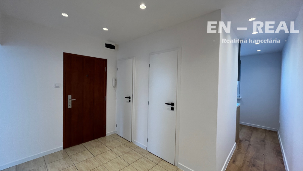 NOVINKA !!! MODERNÝ, PLNOHODNOTNÝ 2 IZBOVÝ BYT V TOP LOKALITE, Košice JUH, Južná Trieda