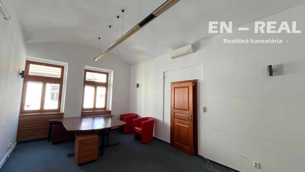 NA PRENÁJOM ADMINISTRATÍVNY OBJEKT - KANCELÁRIE, centrum mesta Kováčska ulica