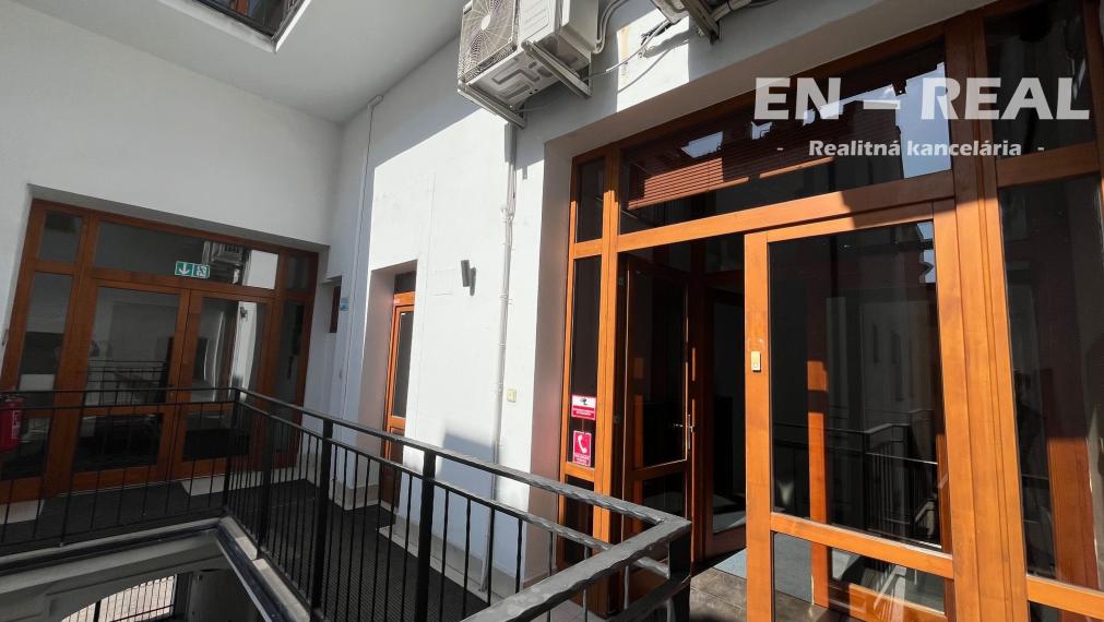NA PRENÁJOM ADMINISTRATÍVNY OBJEKT - KANCELÁRIE, centrum mesta Kováčska ulica