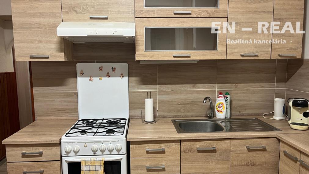 TOP LOKALITA : NA PRENÁJOM PRIESTRANNÝ, ZARIADENÝ 2 IZBOVÝ BYT, KOŠICE SEVER