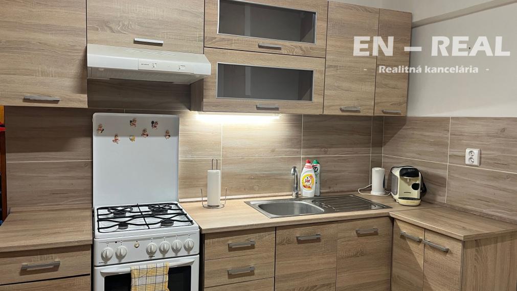 TOP LOKALITA : NA PRENÁJOM PRIESTRANNÝ, ZARIADENÝ 2 IZBOVÝ BYT, KOŠICE SEVER